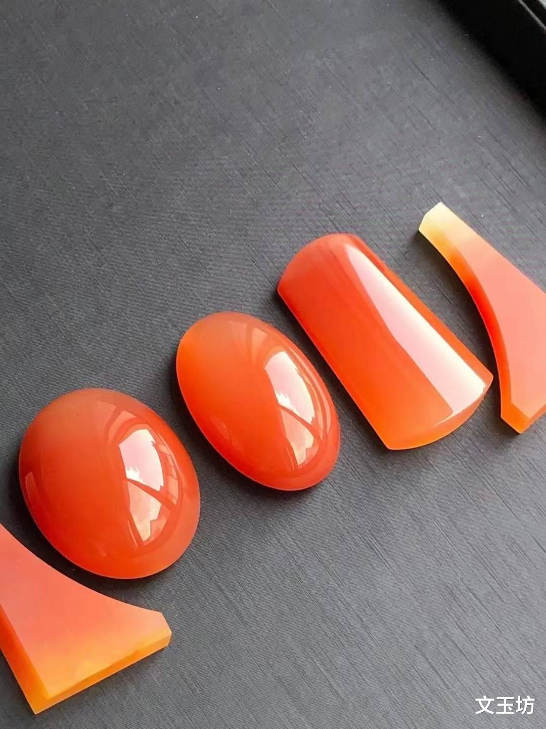 黄龙玉|黄龙玉和翡翠哪个好