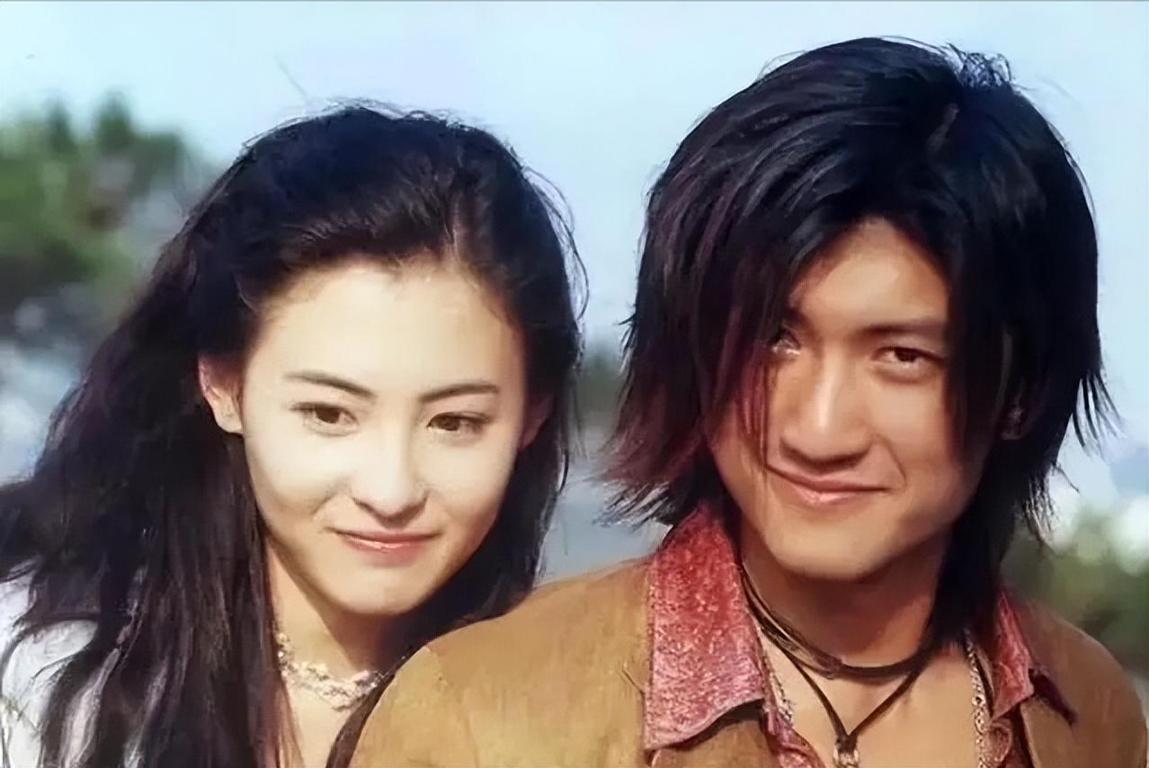 谢霆锋|谢霆锋情断王菲?返港与家人团聚,状态憔悴眼睛无神