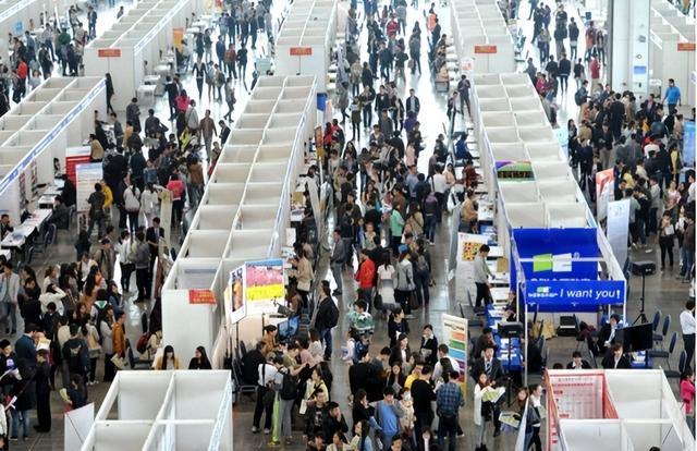 特斯拉|特拉斯长期提供高工资和福利,引起普遍担忧,举报特拉斯成为热议