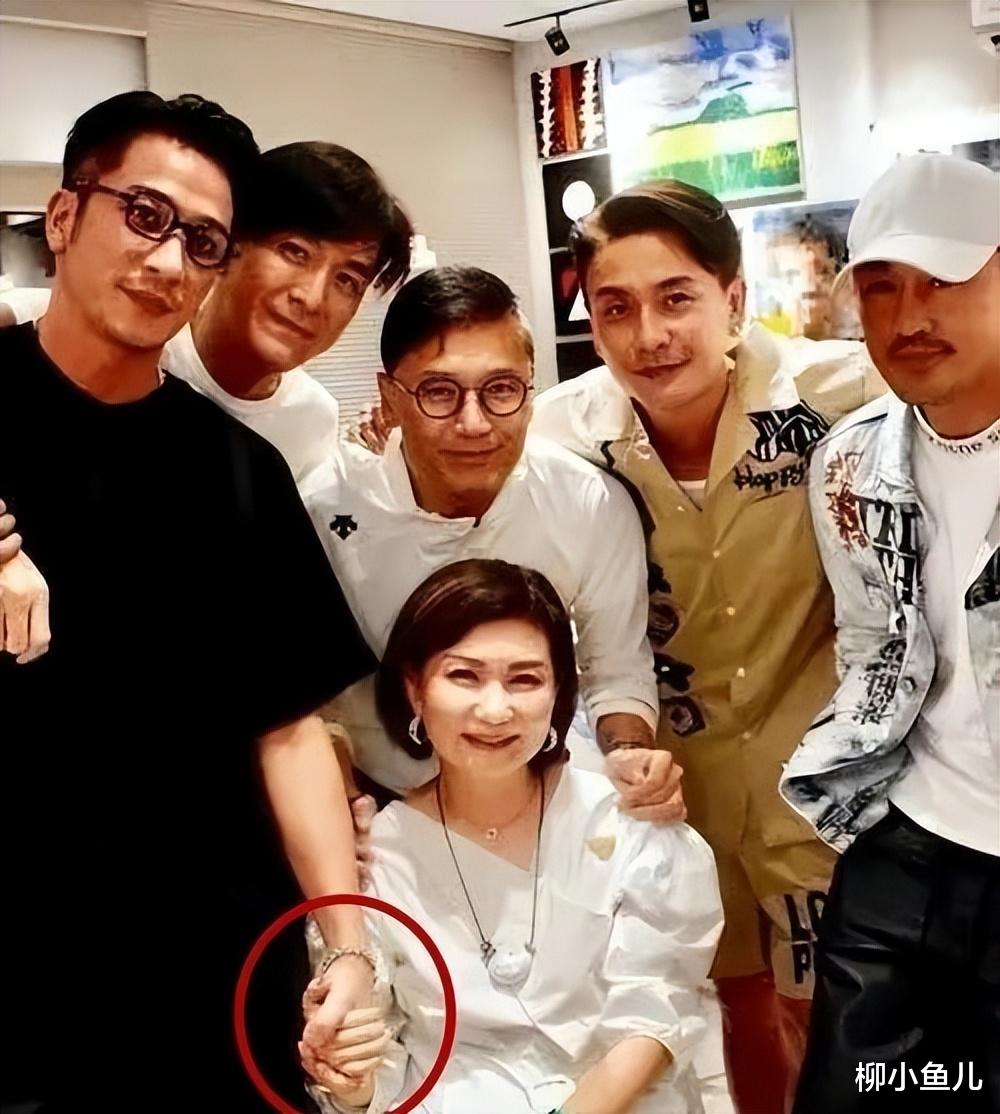 海得坦坦荡荡,渣得明明白白,他历经16个女人,如今无人敢嫁