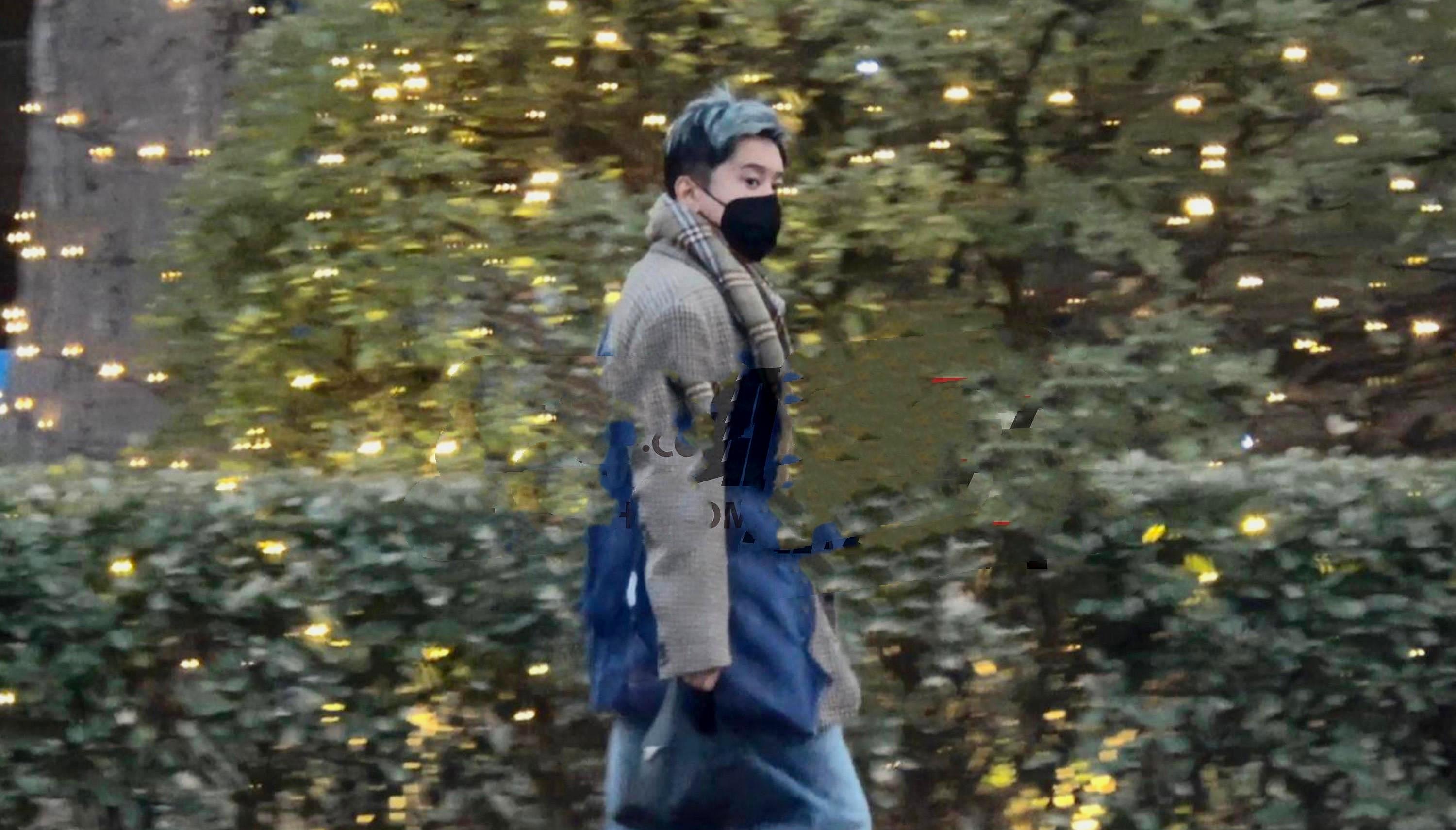 53岁歌手毛宁罕现身,染头发驾豪车生活惬意,曾因吸毒自毁前程