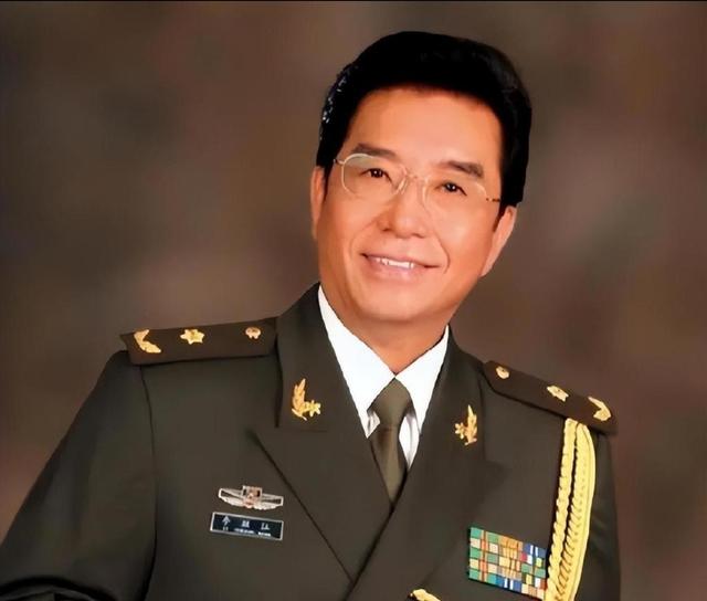 薛凯琪|为什么李天一可以改名李冠丰?普通老百姓改名这么难?