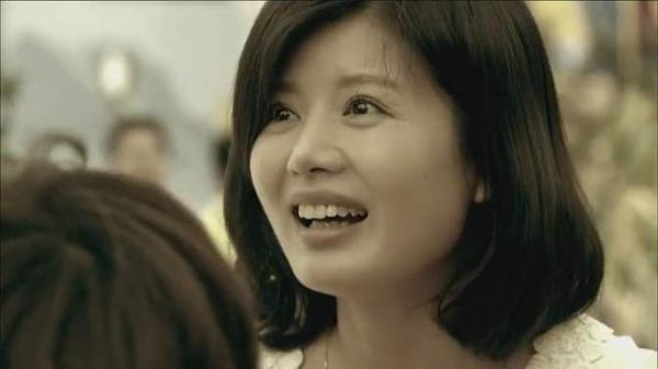 程愫|离婚六年,46岁程愫现状:独自带娃,活成了一束光