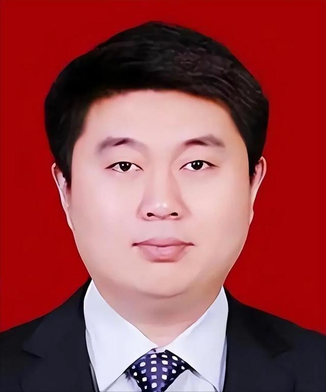 政坛黑马:26副处,27正处,28岁副厅级,从正科到副厅仅花了6年 - 历史