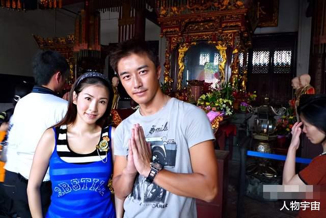 她是翻版黎姿,身材傲人,中年经商现转型做网红,与外国男友不婚