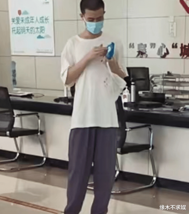 北大“韦神”疑买房结婚,一身行头不超100元,拮据生活曝光!