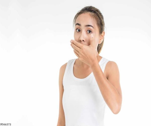 早起后,为何会口干口苦口臭?原因有4个,不妨对症调理!