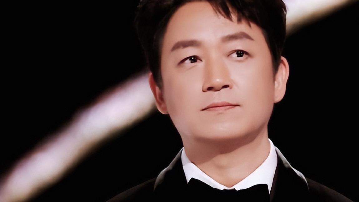 时隔6年，潘粤明再演酷的悬疑剧《黑夜告白》，网友：爷青回