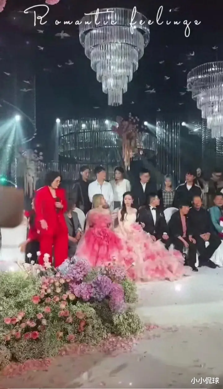 意尔康二公子订婚现场:新娘小肚隆起像怀孕,婆婆风头盖过新娘子!