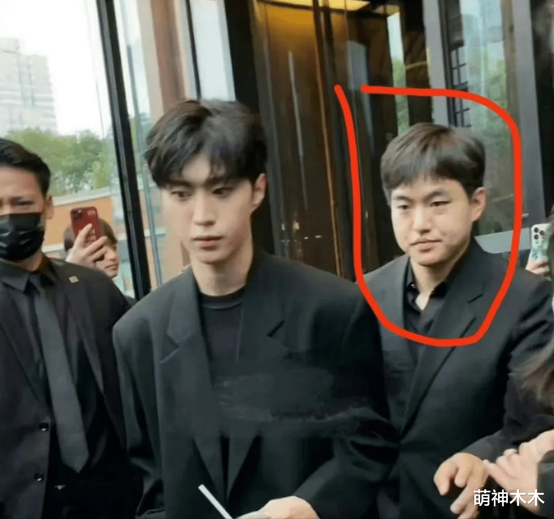 范丞丞|范丞丞离开乐华!正式投靠姐姐团队,与女爱豆共用经纪人引争议