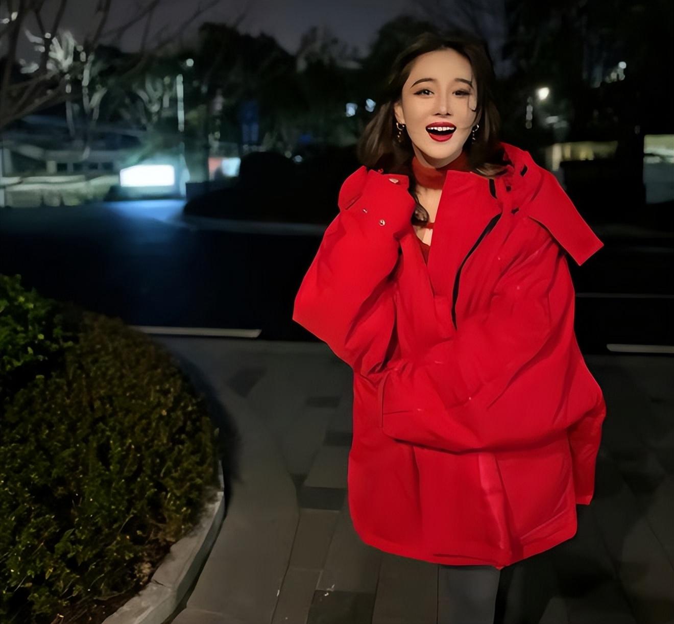 张馨予|张馨予晒老公视角庆生,何捷送娇妻独角兽玫瑰