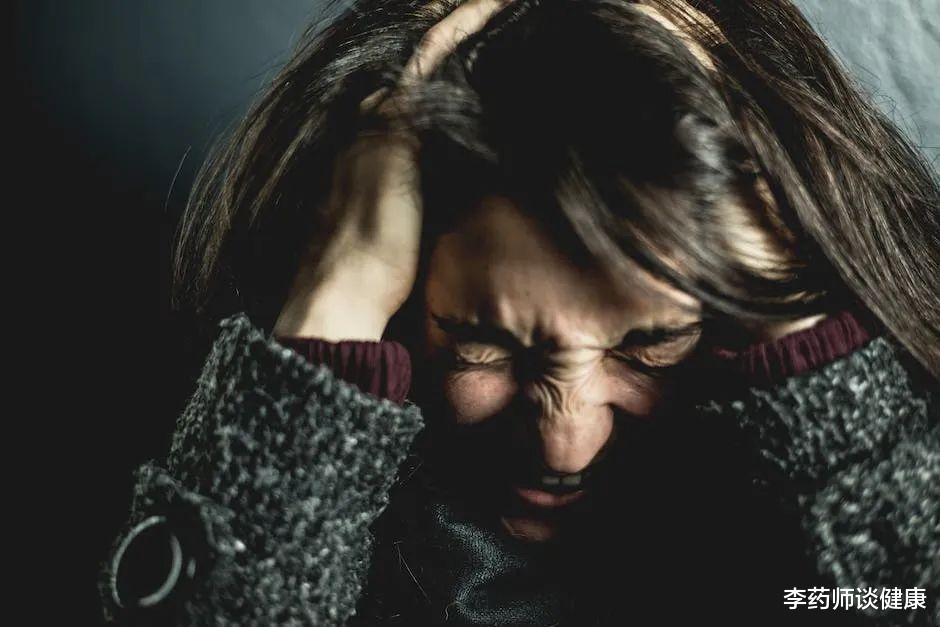 别太焦虑！AHA研究速递：抑郁和慢性压力下，心脑血管风险升高40%