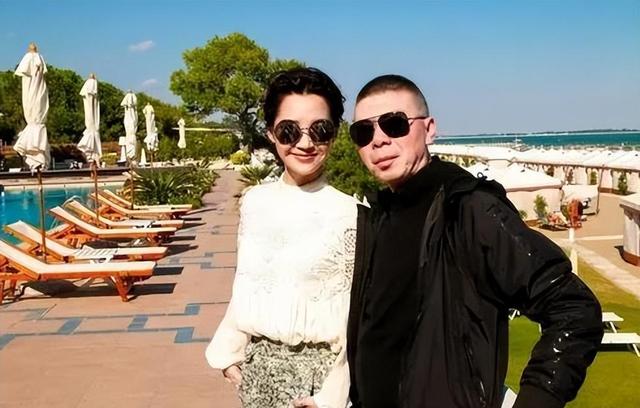 许晴和华晨宇恋情曝光引发热议,华晨宇大胆表示 我们很相爱!