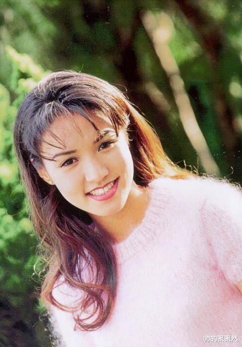 黎瑞恩：含泪离婚后独自抚养两女儿，在病痛中与出轨前夫和解