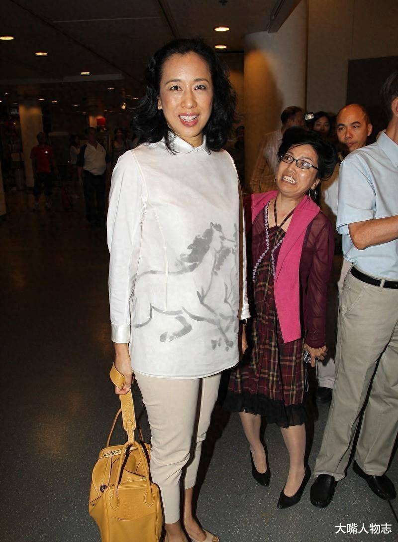 记者问郭晶晶老公：夫人漂亮，还是妈妈漂亮？他的回答堪称教科书