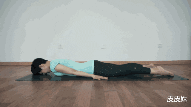 运动|美背瑜伽体式，消除背部赘肉，拥有性感迷人背部线条