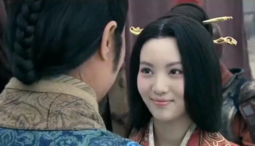 吴玉芳|《平凡之路》一件泳衣,暴露金晨身材短板,让60岁吴玉芳比了下去