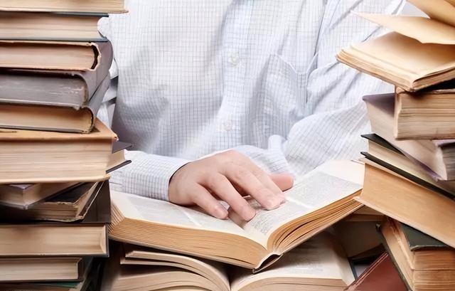 |当代青年为何陷入学历困境?张雪峰的话是济世良方还是毒鸡汤?