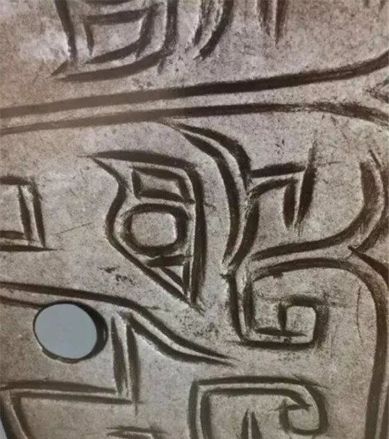 商代玉器工痕之毛刀、草稿痕和打磨痕