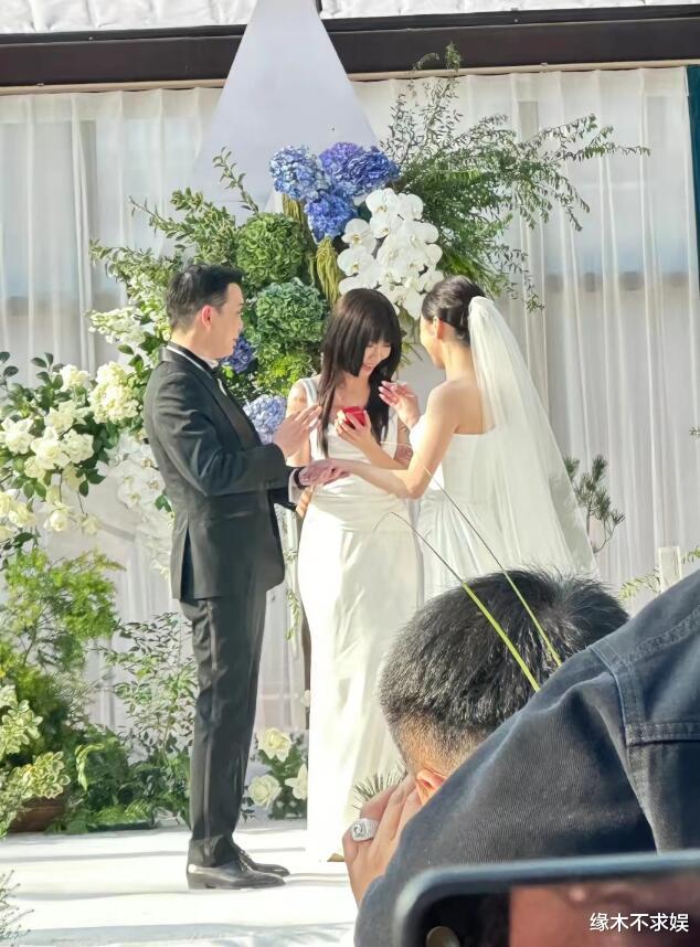 痞幼婚礼被排挤!遭伴娘翻白眼、站角落,更多花絮视频曝光!