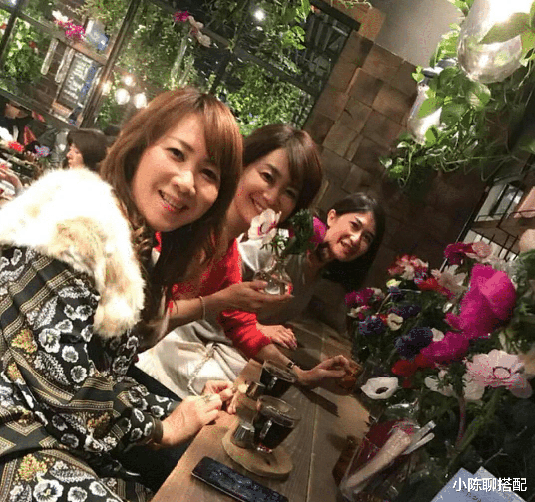 穿衣搭配 被40＋日本主妇惊艳到，不穿得花里胡哨，不留长发，反而高级气质