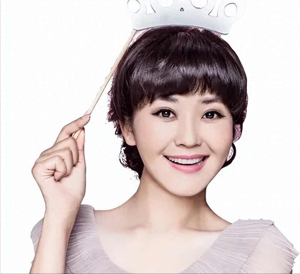 她在央视主持15年,竟只是个临时工,心寒离开后又被高薪聘回