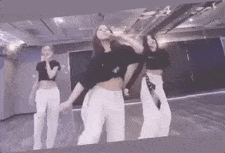 生图|汪峰前妻葛荟婕深夜酒瘾发作