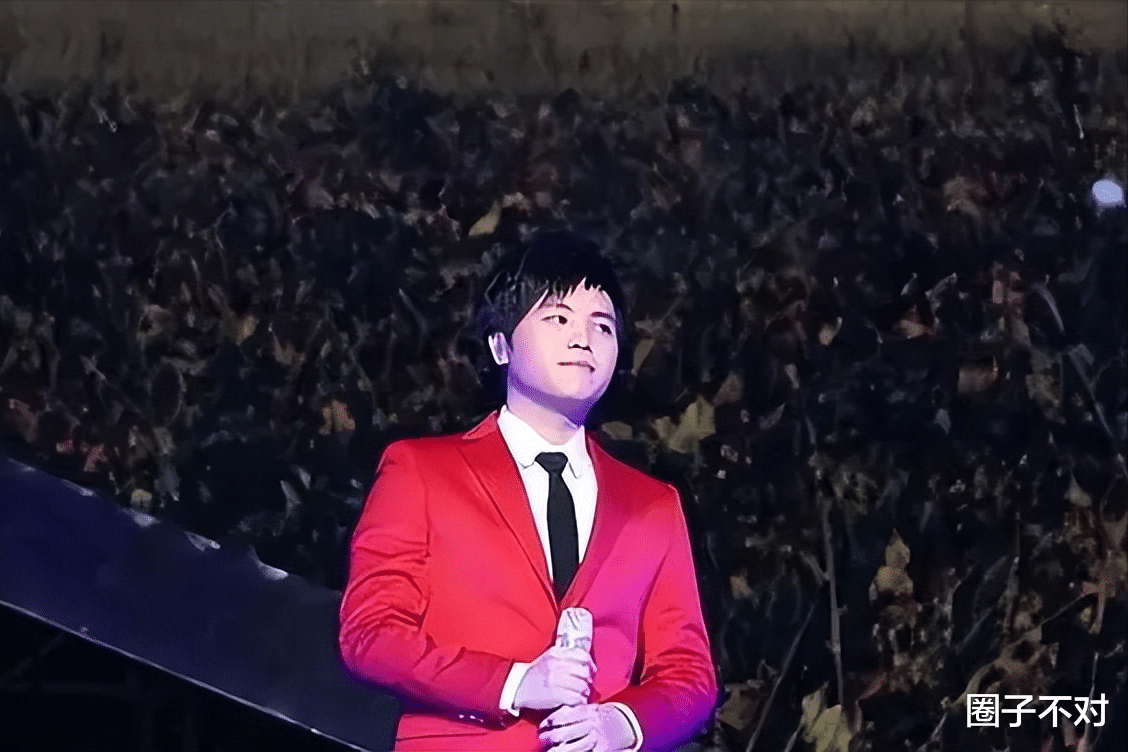 春晚都请不动他,却没人说他耍大牌!3重身份曝光,他早就赢麻了