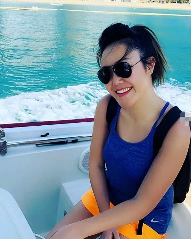 郭晶晶闺蜜抱5个月女儿跳楼身亡：她并非软弱，只是坚强太久