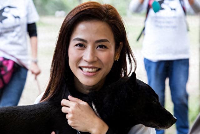 90年代的迷之审美，明明长相一般，却被夸成“天仙”的5位女星