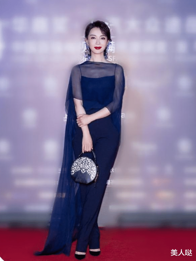 当46岁陈数撞上63岁钟楚红,才知“科技脸”和自然老的差距有多大!