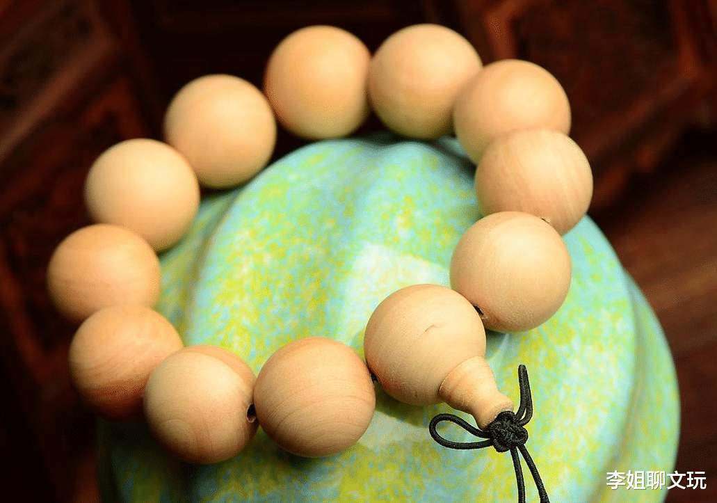 文玩|五种具有香气的文玩手串,崖柏味道清凉,沉香味道多变