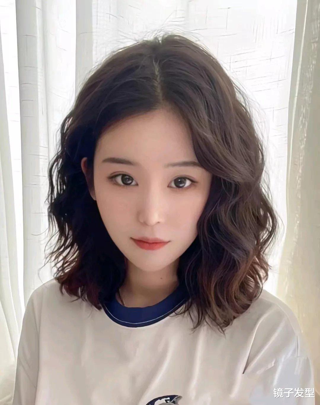 新时尚剪烫染发型册100多款，从短到长都很美，喜欢请收藏