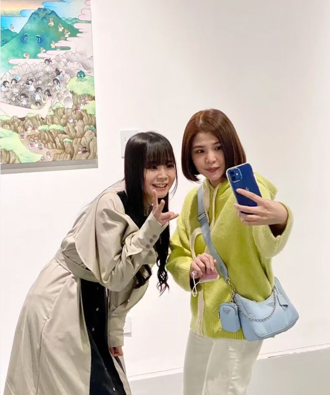 王思聪|王思聪小肉安疑似分手，男方带新女友看展，近照油腻头发凌乱