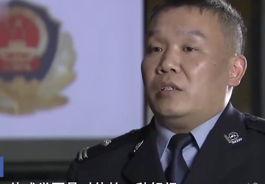 民警|2015年员工杀老板，85天没运走尸体，为掩盖臭味让人来公司堵门缝