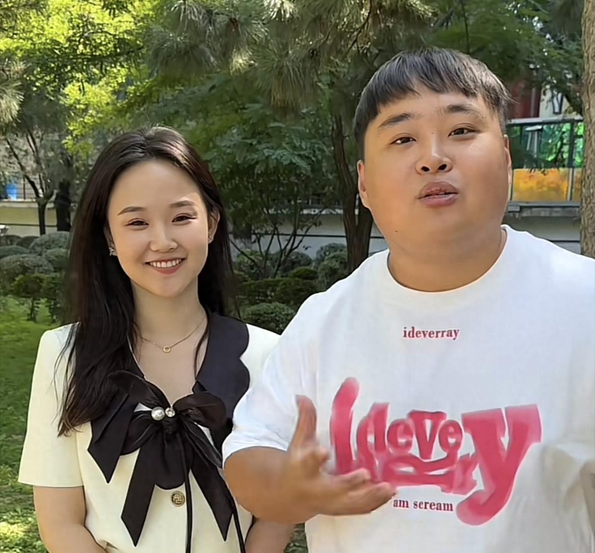 网红李炮儿携妻子看周杰伦演唱会!意外曝光内幕,合唱需要7万