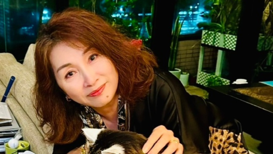 TVB老戏骨陈秀珠喜欢运动生活很精彩 与米雪张可颐玩不同的球类运动