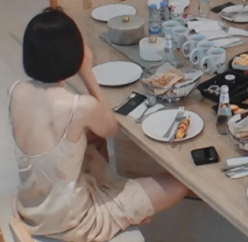 44岁秦岚的爽文人生：只恋爱，不结婚，住千万豪宅！