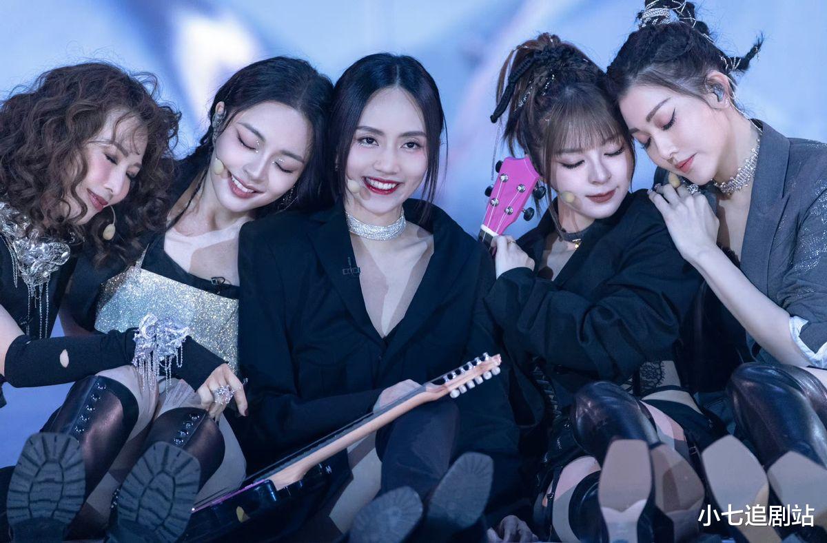 吴倩|《浪姐4》四公歌单曝光,帮唱嘉宾确定,小美要唱青鸟,吴倩退赛