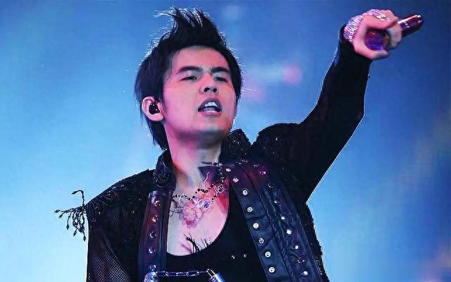 周杰伦|十位中国好声音导师酬金大比拼,周杰伦2800万、谢霆锋3200万