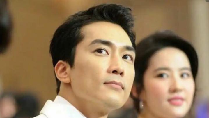 刘亦菲|神仙姐夫有脸了！刘亦菲宋承宪旧情复燃过，狗仔证私下约会超甜蜜