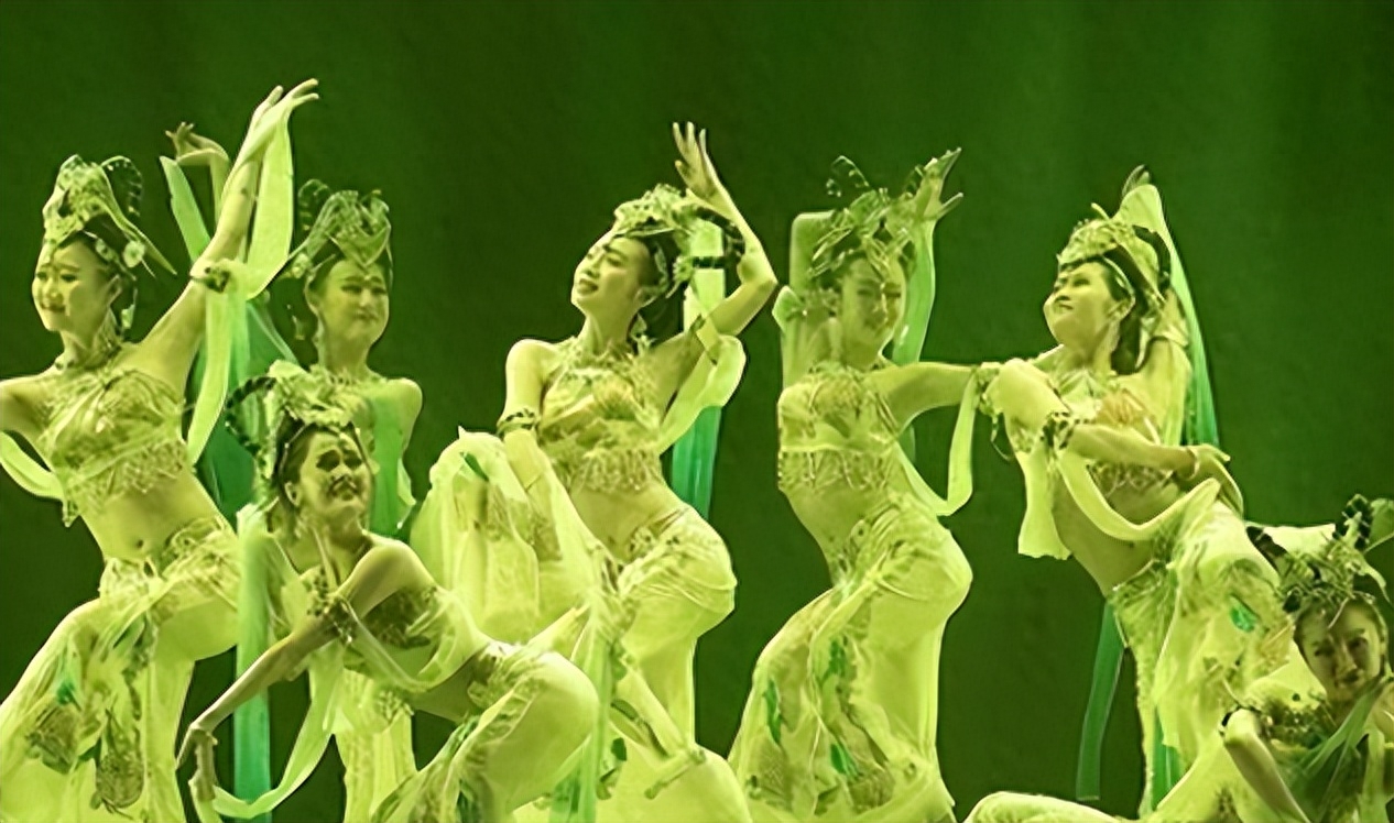 “恒大舞王”白珊珊，许家印眼中的貂蝉，却被曹德旺一句话戳穿