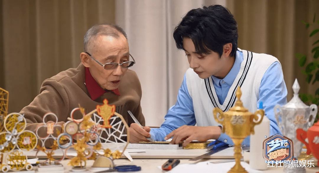 主持人|央视综艺节目上新，《艺路惊喜》确实惊喜，主持人安排也出乎意料