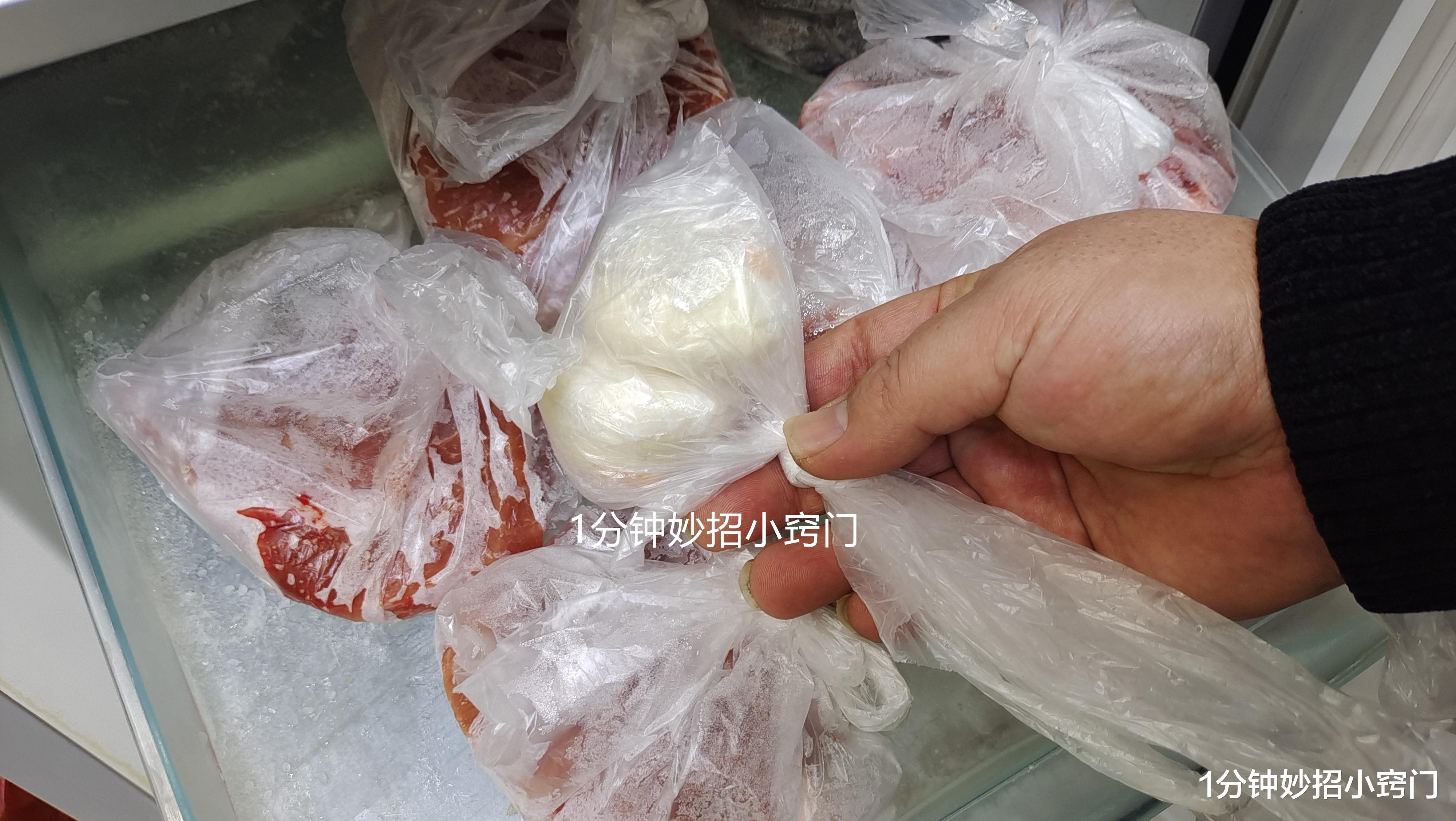 保存馒头时,直接放冰箱是大错!教您1招,放一月都不干硬不发霉