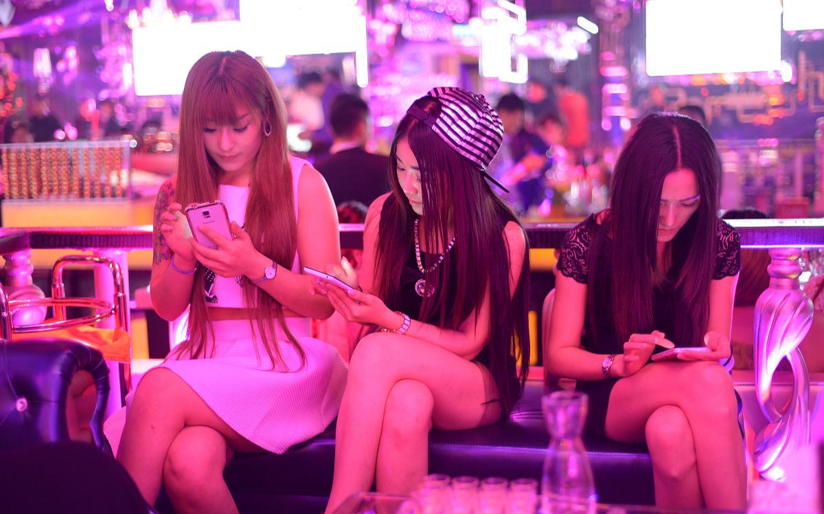 招聘|KTV公主招聘进校园,福建农大回应了,让学生与家长情何以堪?