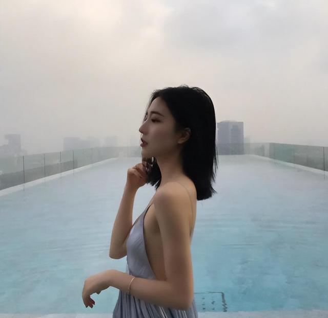 女网红脚踏五只船，化身女版时间管理大师，王思聪感叹：高端玩家