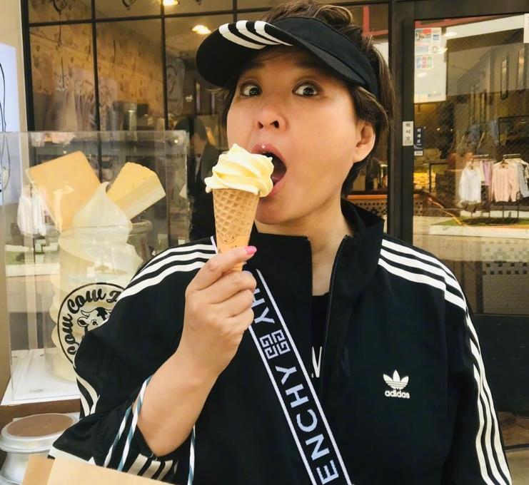 李静|时隔8个月李静终于露面，自曝身体出状况，身形暴瘦快认不出