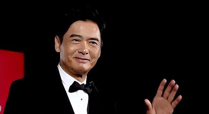 利欲熏心，吃里扒外！深扒之下，周润发的狐狸尾巴终于露出尾巴来了