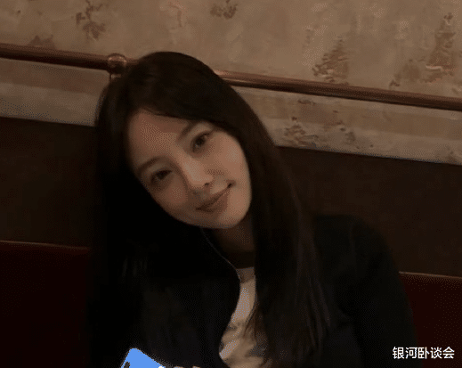 42岁李小璐近照曝光,这是又换新男友了?