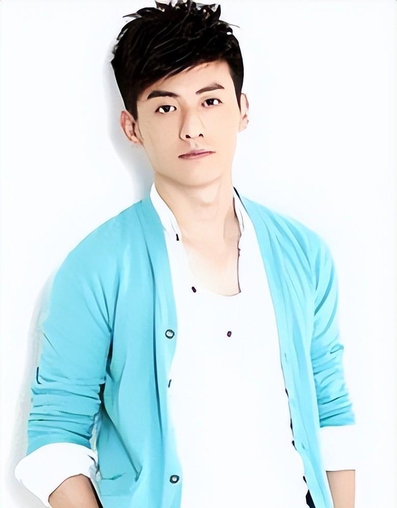 他戏演的不错，就是名字太特别，能叫上来的人不多，早就该火了